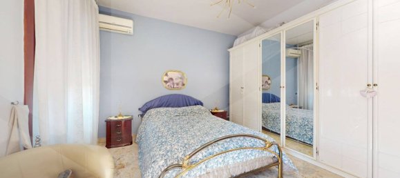 11 rooms Apartment in Arzano, Italy No. 18529 25