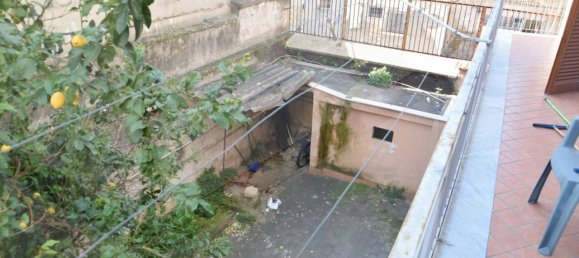 11 rooms Apartment in Arzano, Italy No. 18529 14