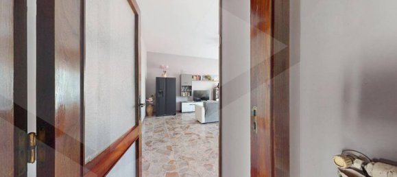 11 rooms Apartment in Arzano, Italy No. 18529 30