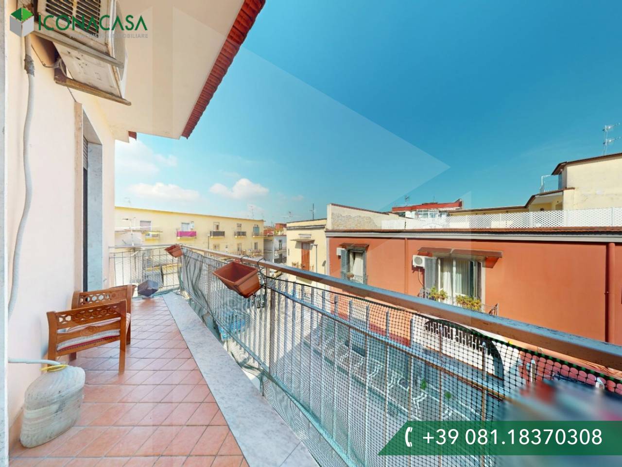 11 rooms Apartment in Arzano, Italy No. 18529