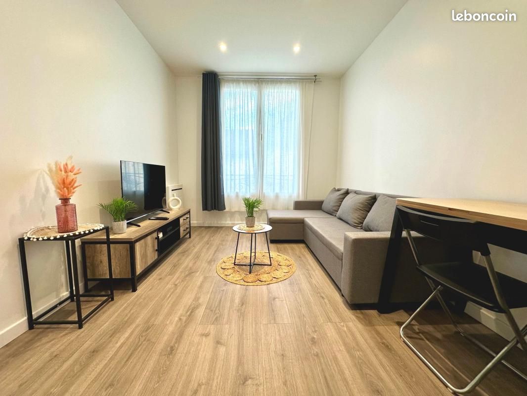 Apartamento de 2 dormitorios en Epinay-sur-Seine, France No. 168744