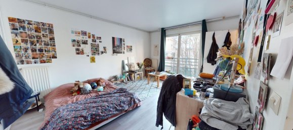 Studio in Pantin, France No. 165681 4