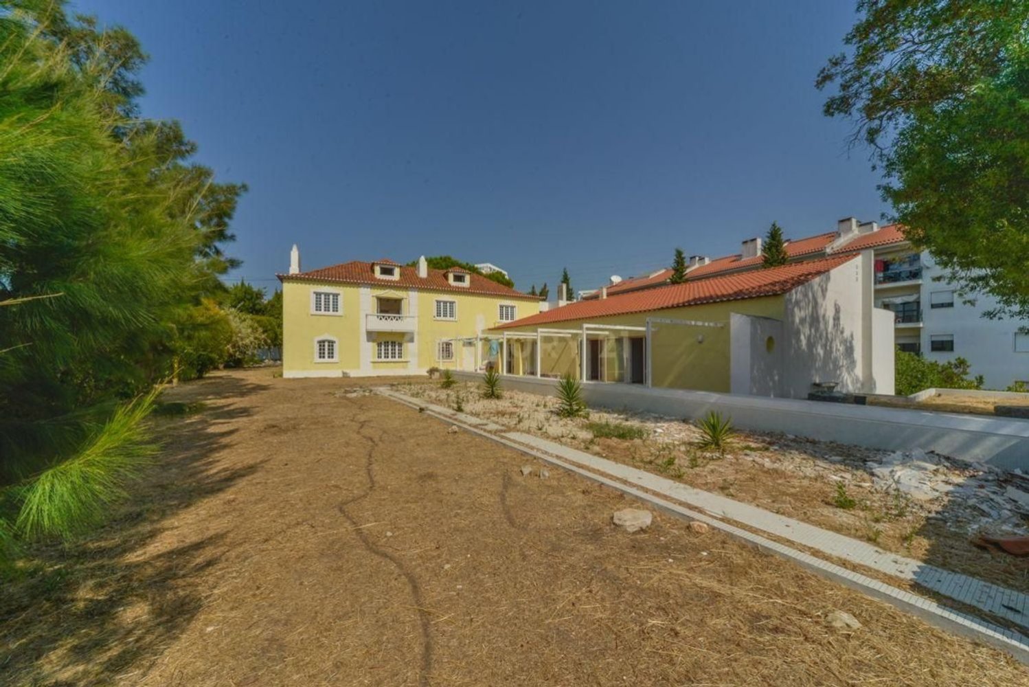 32 bedrooms House in Vila Franca de Xira, Portugal No. 287866