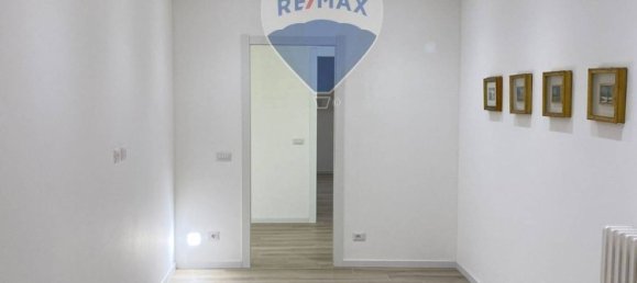 3 rooms Apartment in Milan, Italy No. 310615 2