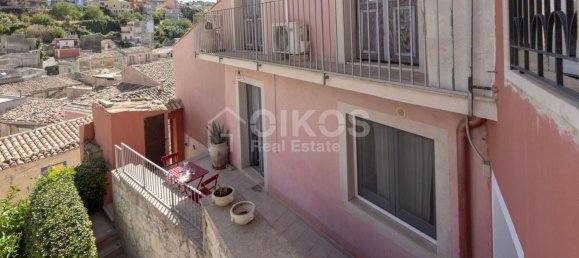 8 rooms Villa in Palazzolo Acreide, Italy No. 107961 3