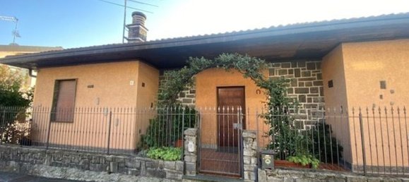 8-Zimmer Haus in San Fermo della Battaglia, Italy, Nr. 12174 6