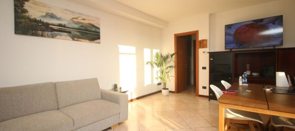 8-Zimmer Haus in San Fermo della Battaglia, Italy, Nr. 12174 11