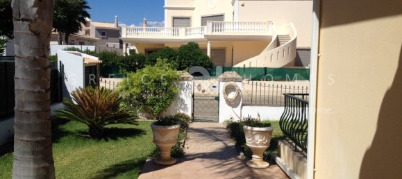 6 bedrooms Villa in Quarteira, Portugal No. 15981 45