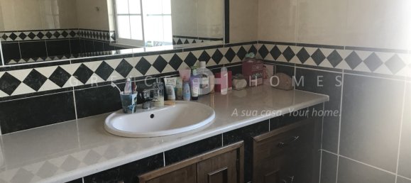 6 bedrooms Villa in Quarteira, Portugal No. 15981 16