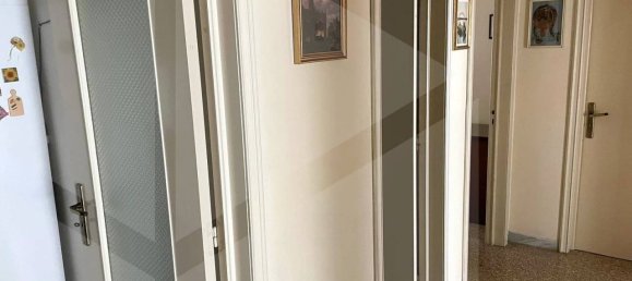 3 bedrooms Apartment in Bari, Italy No. 33829 15