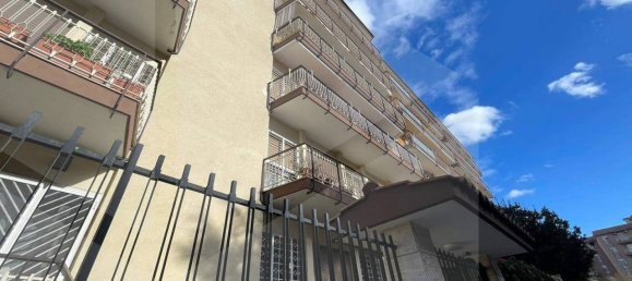 3 bedrooms Apartment in Bari, Italy No. 33829 36