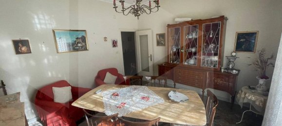 3 bedrooms Apartment in Bari, Italy No. 33829 6