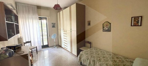 3 bedrooms Apartment in Bari, Italy No. 33829 23