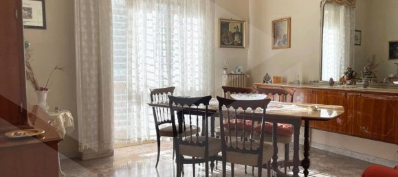 3 bedrooms Apartment in Bari, Italy No. 33829 5