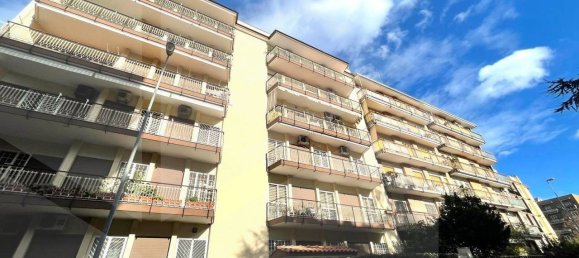 3 bedrooms Apartment in Bari, Italy No. 33829 35