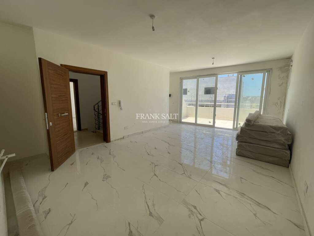 2 bedrooms Penthouse in Saint Paul's Bay, Malta No. 2376