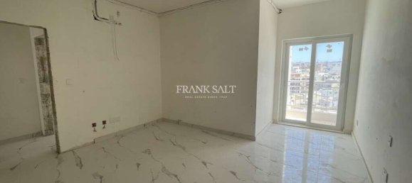 2 bedrooms Penthouse in Saint Paul's Bay, Malta No. 2376 3