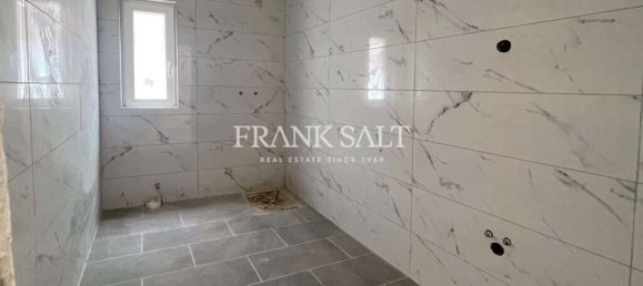 2 bedrooms Penthouse in Saint Paul's Bay, Malta No. 2376 4