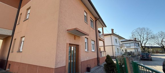 3 rooms Apartment in Udine, Italy No. 73945 7