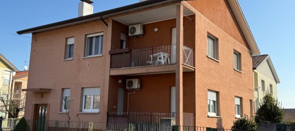 3 rooms Apartment in Udine, Italy No. 73945 9