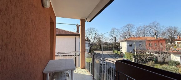3 rooms Apartment in Udine, Italy No. 73945 19