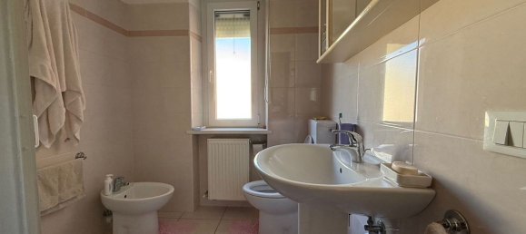 3 rooms Apartment in Udine, Italy No. 73945 2