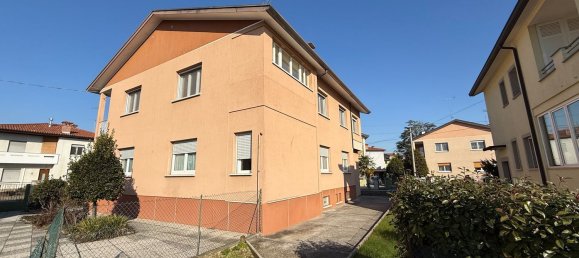 3 rooms Apartment in Udine, Italy No. 73945 8