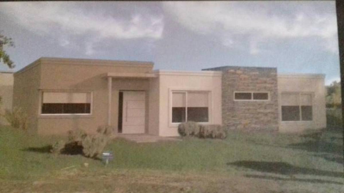 4 bedrooms House in Mar del Plata, Argentina No. 101418