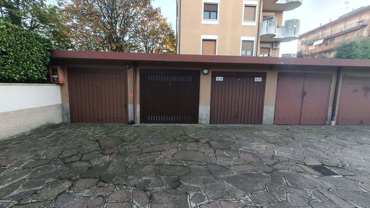 Garage à Cornaredo, Italy 13m² No. 392150