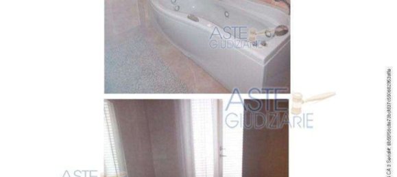 Квартира с 5 комнатами в Пистоя, Италия № 264954 3