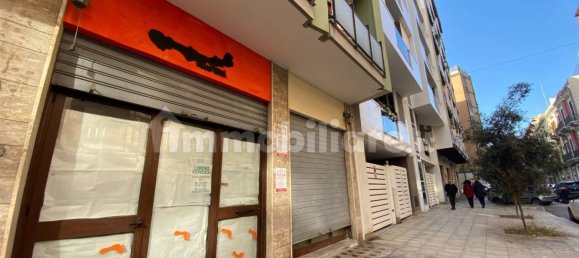 2 rooms Commercial property in Bari, Italy No. 261854 4