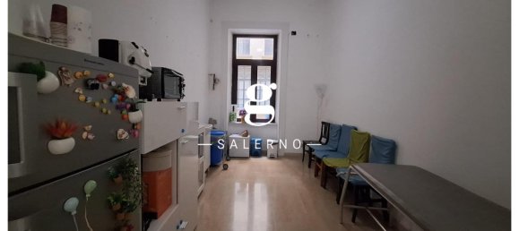 Apartamento de 7 habitaciónes en Salerno, Italy No. 7325 10