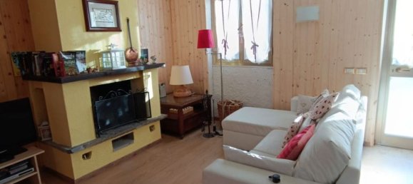 4-salle Appartement à Zeri, Italy No. 222473 2