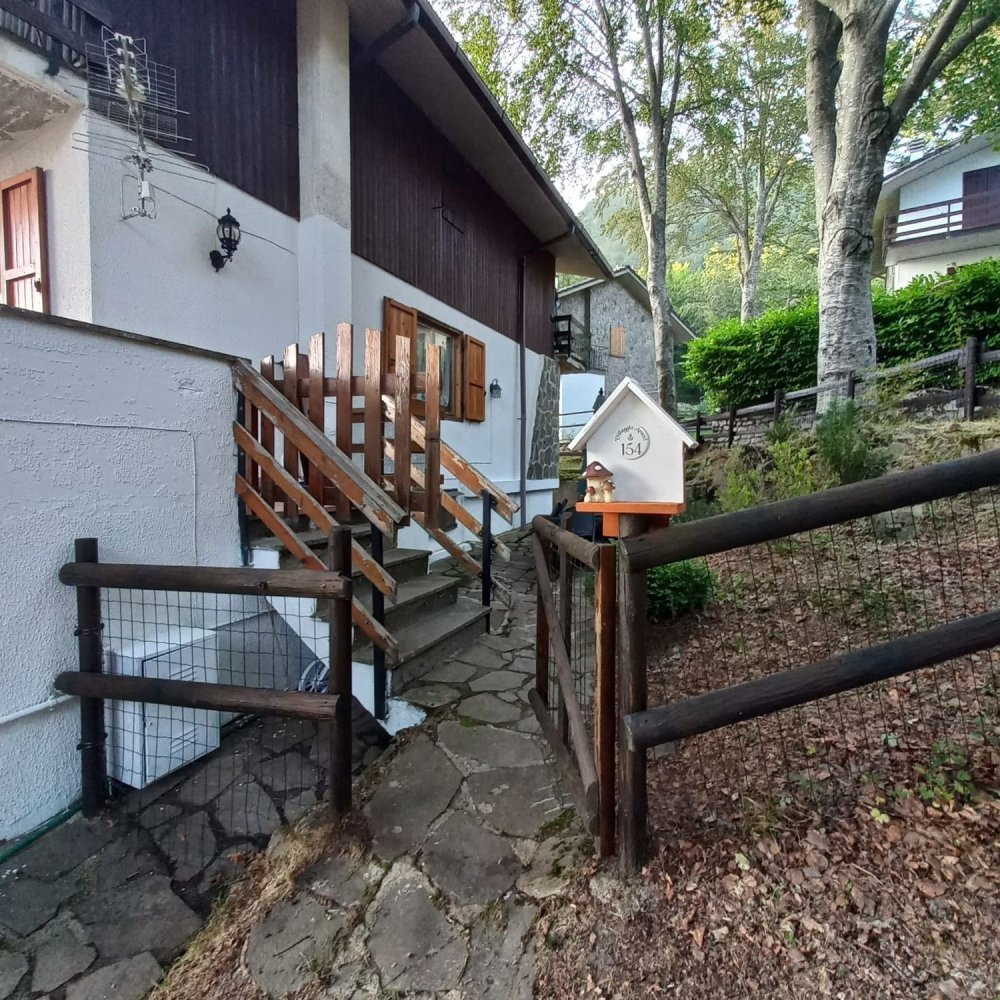 4-salle Appartement à Zeri, Italy No. 222473