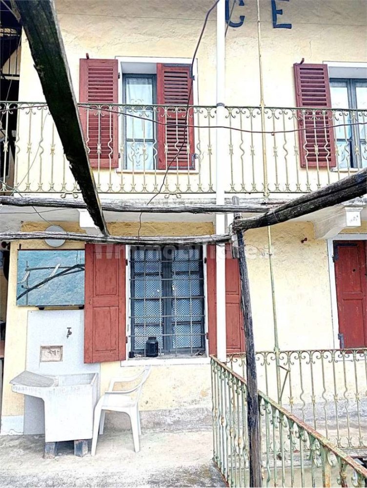 2 bedrooms House in Pont Saint Martin, Italy No. 341338