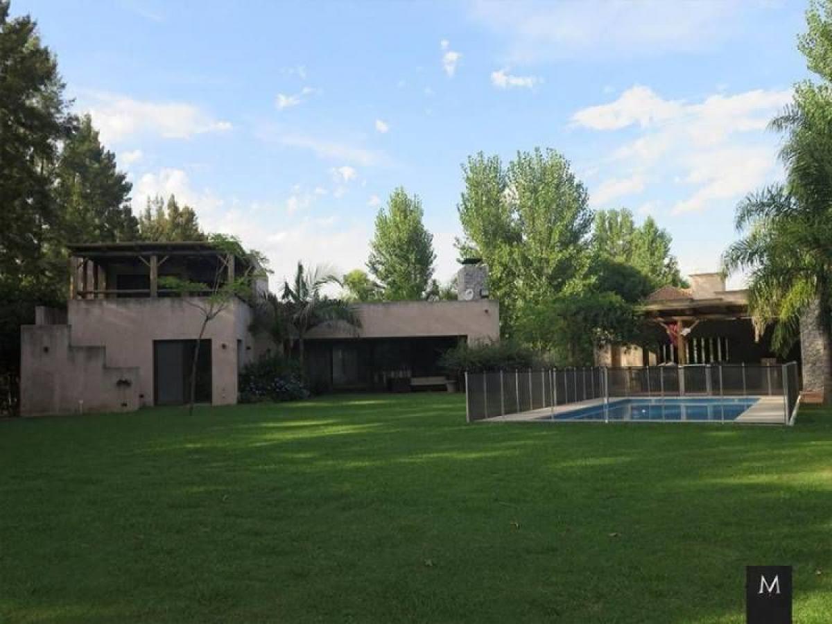 Casa T3 em Pilar, Argentina N.º 92355