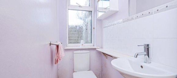 3 bedrooms House in Guildford, United Kingdom No. 10560 26