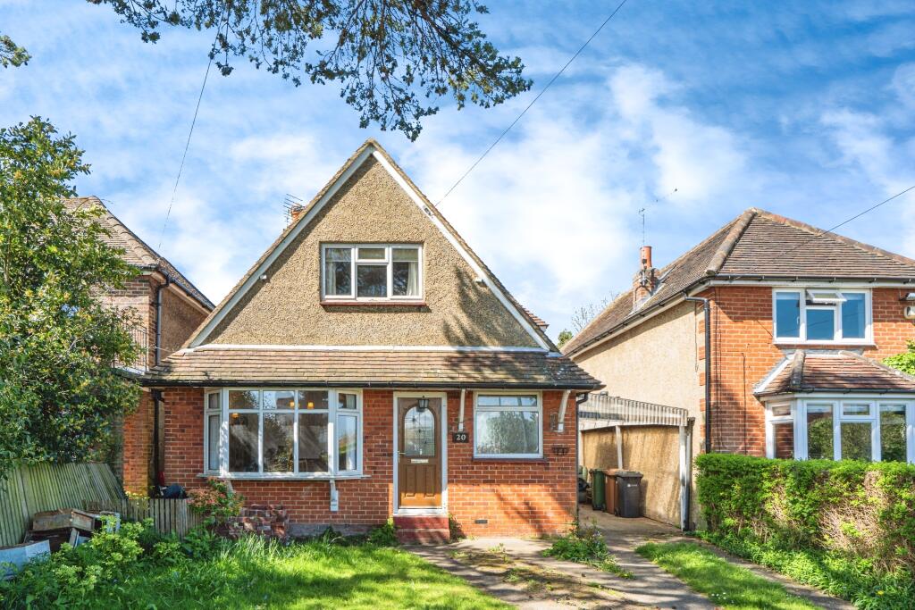 3 bedrooms House in Guildford, United Kingdom No. 10560