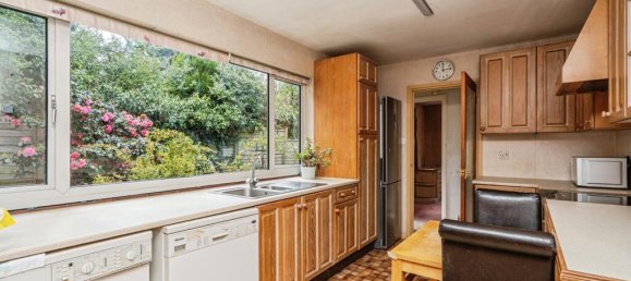 3 bedrooms House in Guildford, United Kingdom No. 10560 12