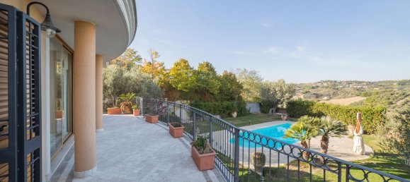 22 rooms Villa in Spoltore, Italy No. 70189 13
