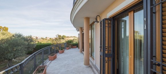 22 rooms Villa in Spoltore, Italy No. 70189 14