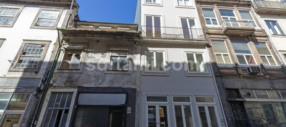 551m² Building in Porto, Portugal No. 143074 4