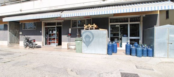 Propriété commerciale à Martinsicuro, Italy 129m² No. 180811 3