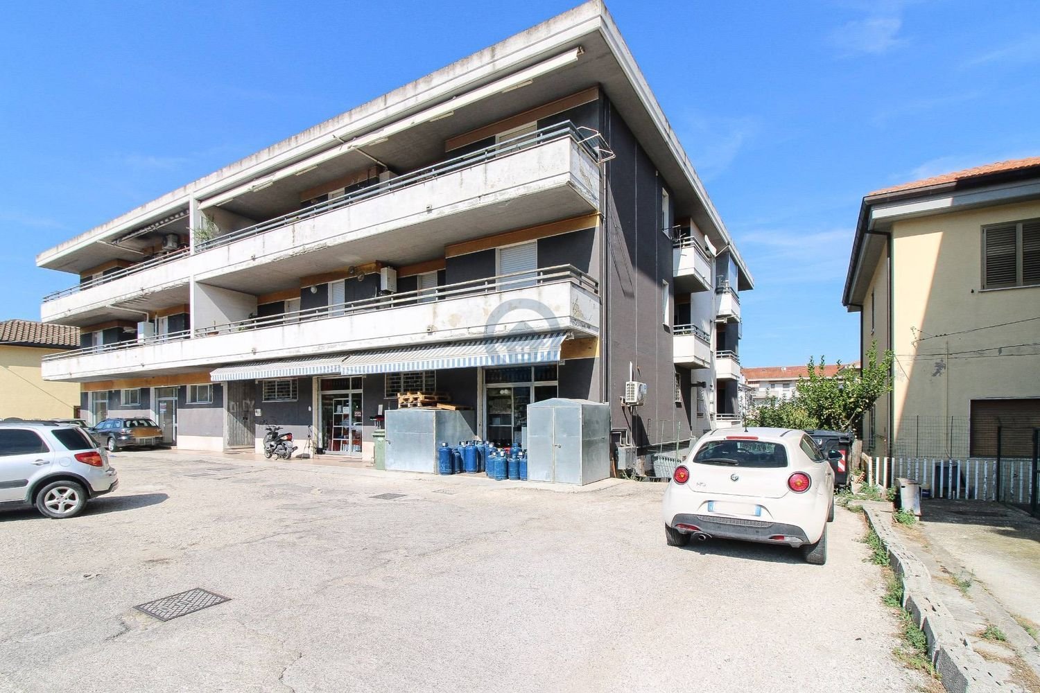 Коммерческая недвижимость 129м² в Мартинсикуро, Италия № 180811