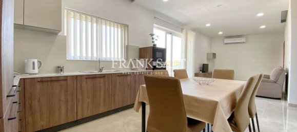 2 bedrooms Penthouse in Marsaxlokk, Malta No. 11106 4