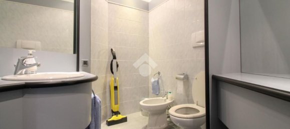 Oficina en Dalmine, Italy 130 m² No. 232629 15