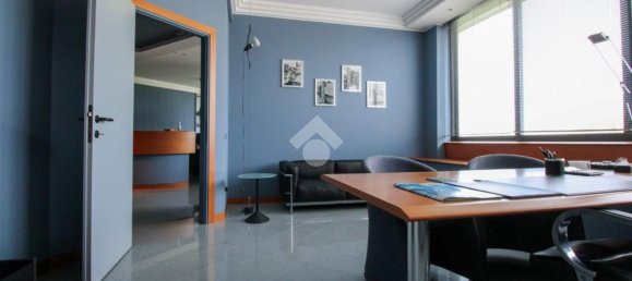 Oficina en Dalmine, Italy 130 m² No. 232629 5