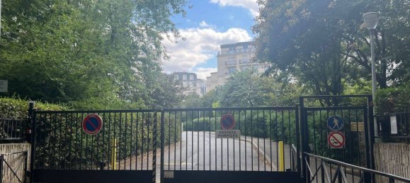 12m² Parking in Issy-les-Moulineaux, France No. 329373 4