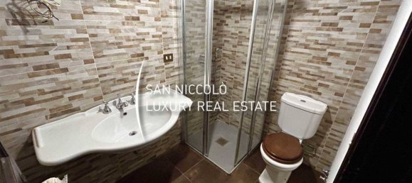 3 bedrooms House in Florence, Italy No. 210165 9