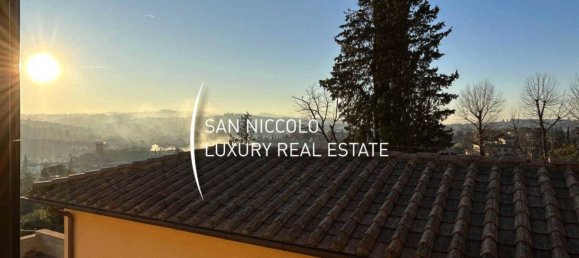 3 bedrooms House in Florence, Italy No. 210165 2